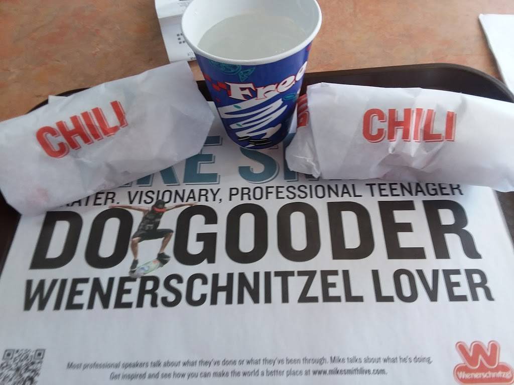 Wienerschnitzel | restaurant | 103 W Main St, Woodland, CA 95695, USA | 5306627978 OR +1 530-662-7978