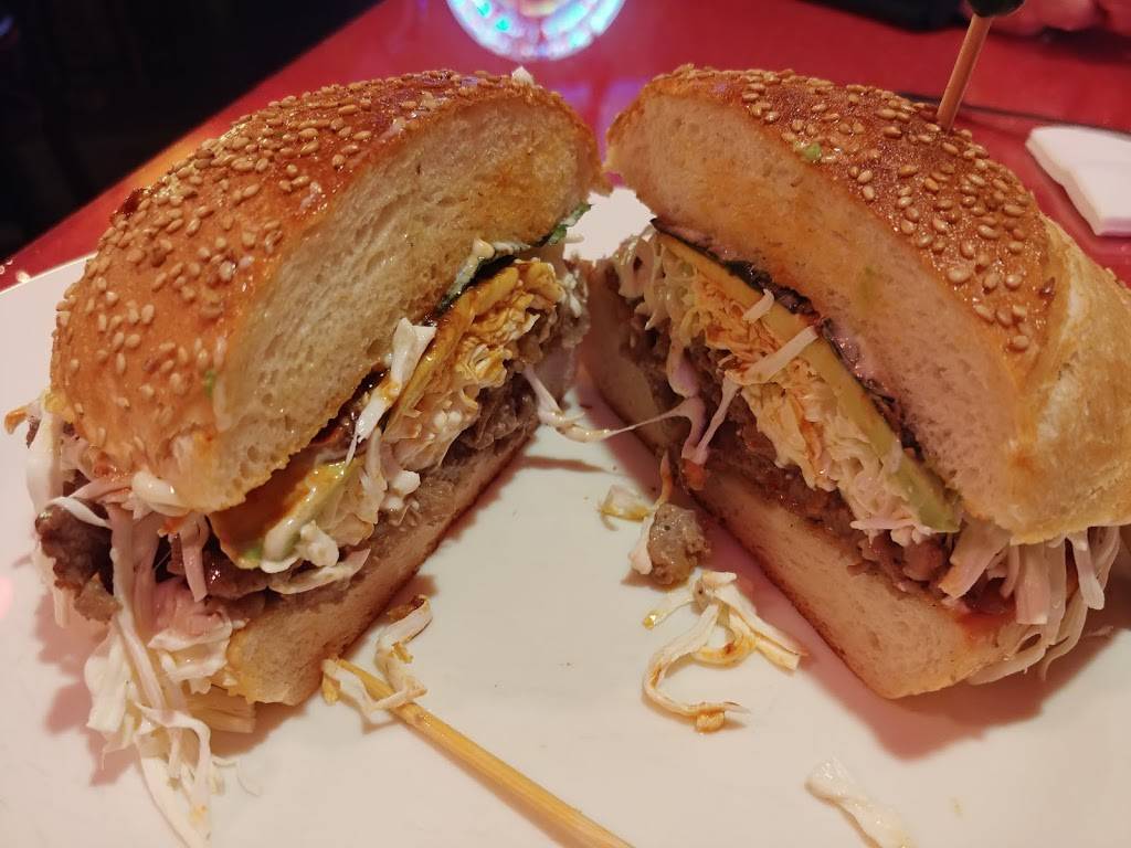 Robertos Grill Cafe | restaurant | 102 E Post Rd, White Plains, NY 10601, USA | 9148311028 OR +1 914-831-1028