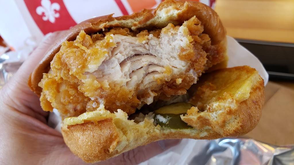 Popeyes Louisiana Kitchen | restaurant | 4830 W Sunset Rd, Las Vegas, NV 89118, USA | 7023649925 OR +1 702-364-9925