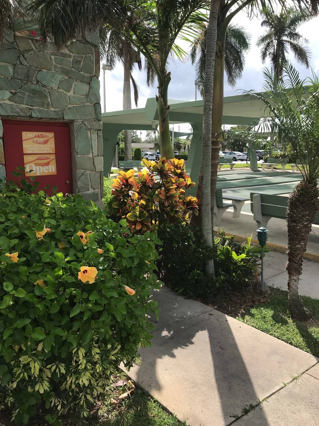Clarys Corner Cafe | cafe | 1500 Lucerne Avenue Inside The Lake Worth Towers, Lake Worth, FL 33460, USA | 5615477577 OR +1 561-547-7577