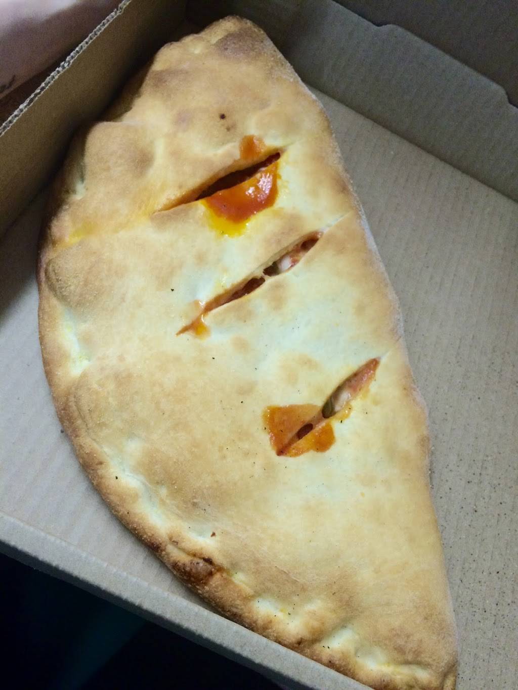 Ginos Pizza | restaurant | 2748, 1556 Wealthy St SE, Grand Rapids, MI 49506, USA | 6164586522 OR +1 616-458-6522