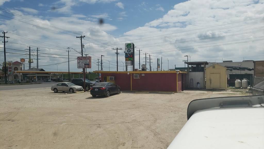 Taqueria El Tapatio De Jalisco | restaurant | 5323 Roosevelt Ave, San Antonio, TX 78214, USA | 2109242777 OR +1 210-924-2777