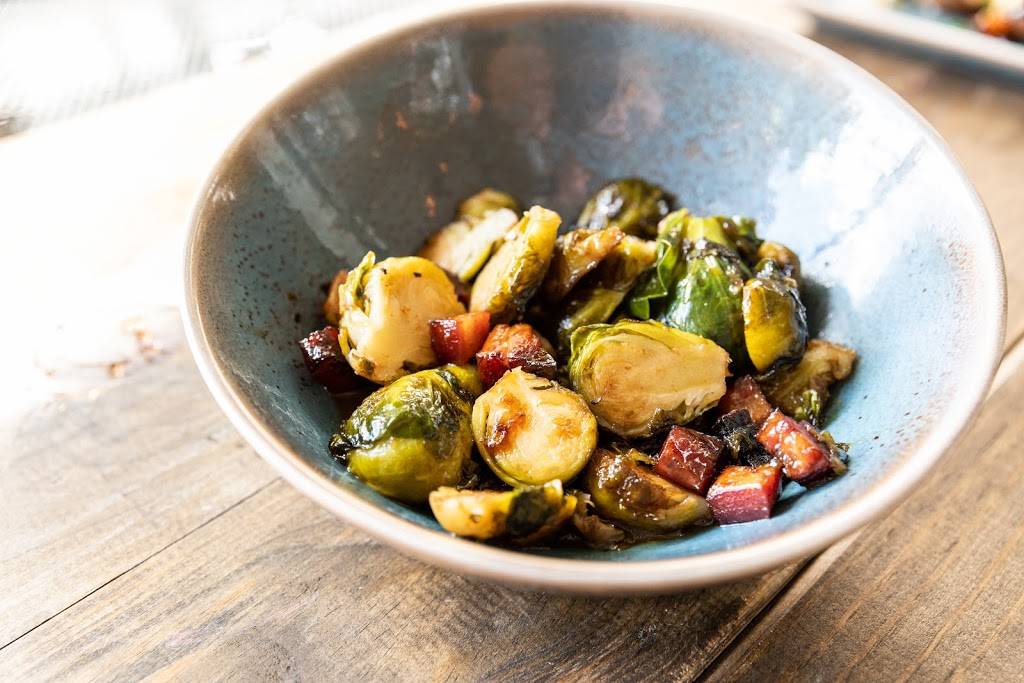 Ember Wood Fired Kitchen | restaurant | 656 Long Point Rd, Mt Pleasant, SC 29464, USA | 8433527443 OR +1 843-352-7443