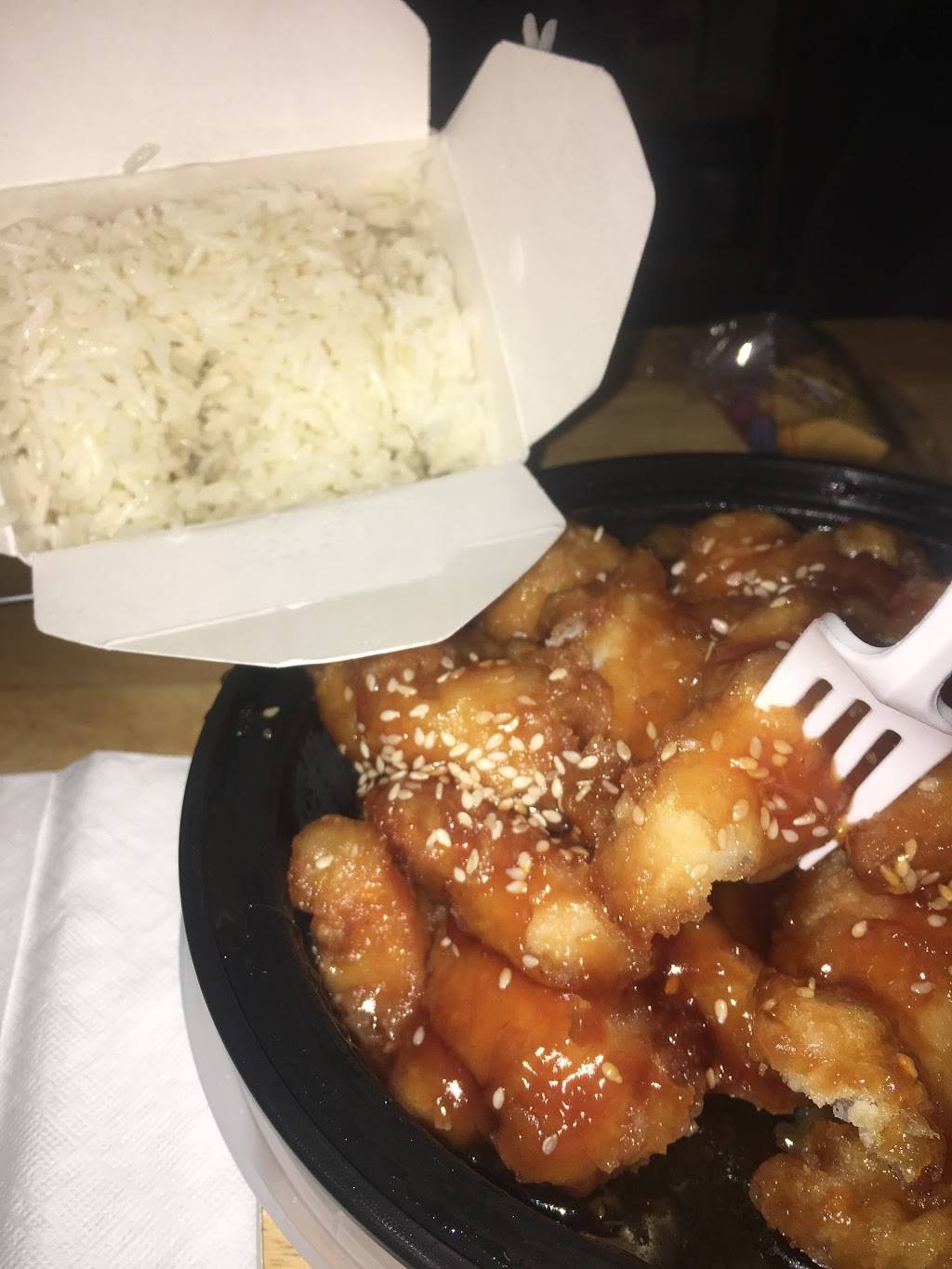 Chens Garden | restaurant | 9 Catoctin Cir SW, Leesburg, VA 20175, USA | 7037775266 OR +1 703-777-5266