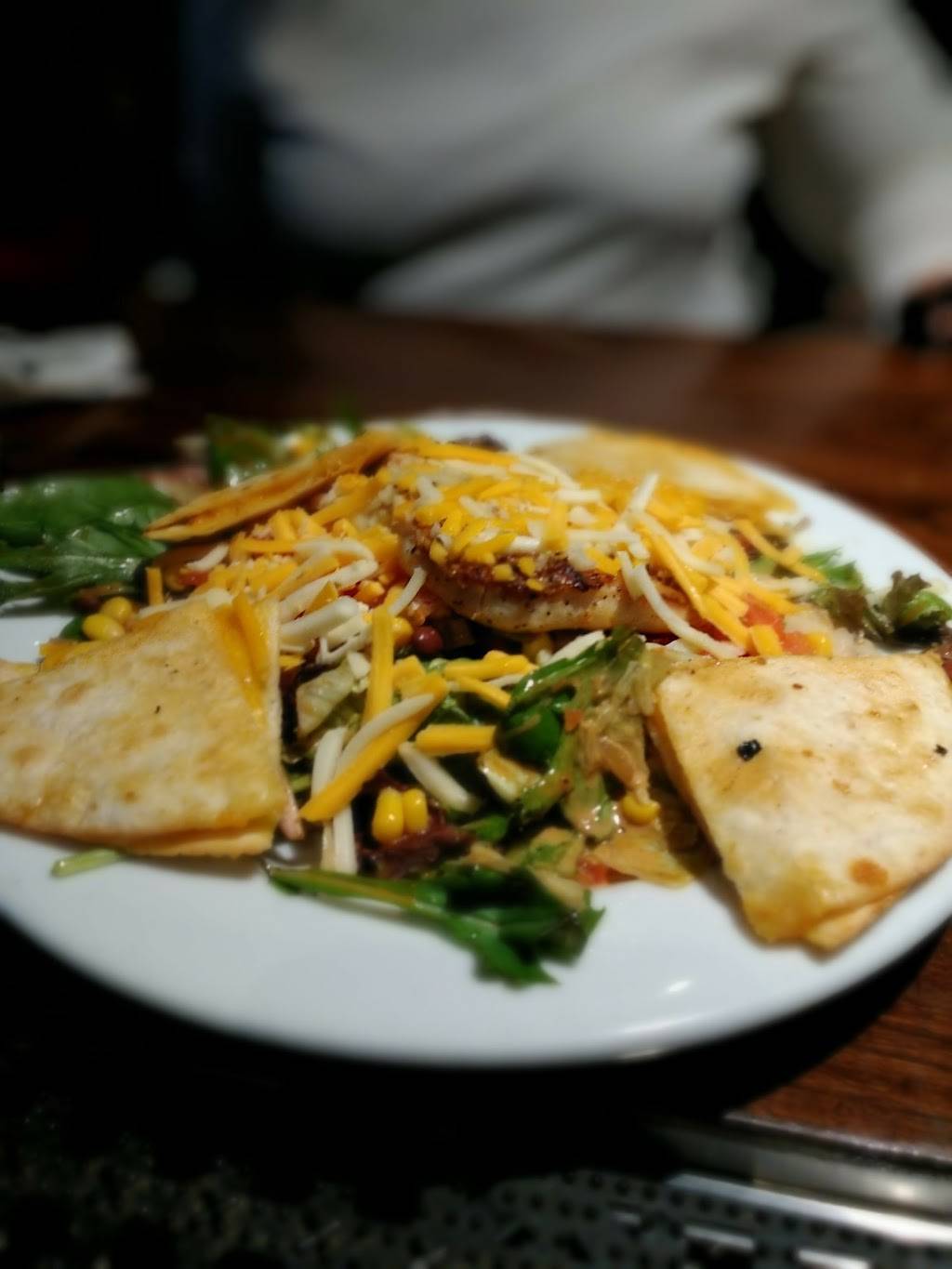 Chilis Grill & Bar | restaurant | 8100 Giacosa Pl, Memphis, TN 38133, USA | 9013723132 OR +1 901-372-3132