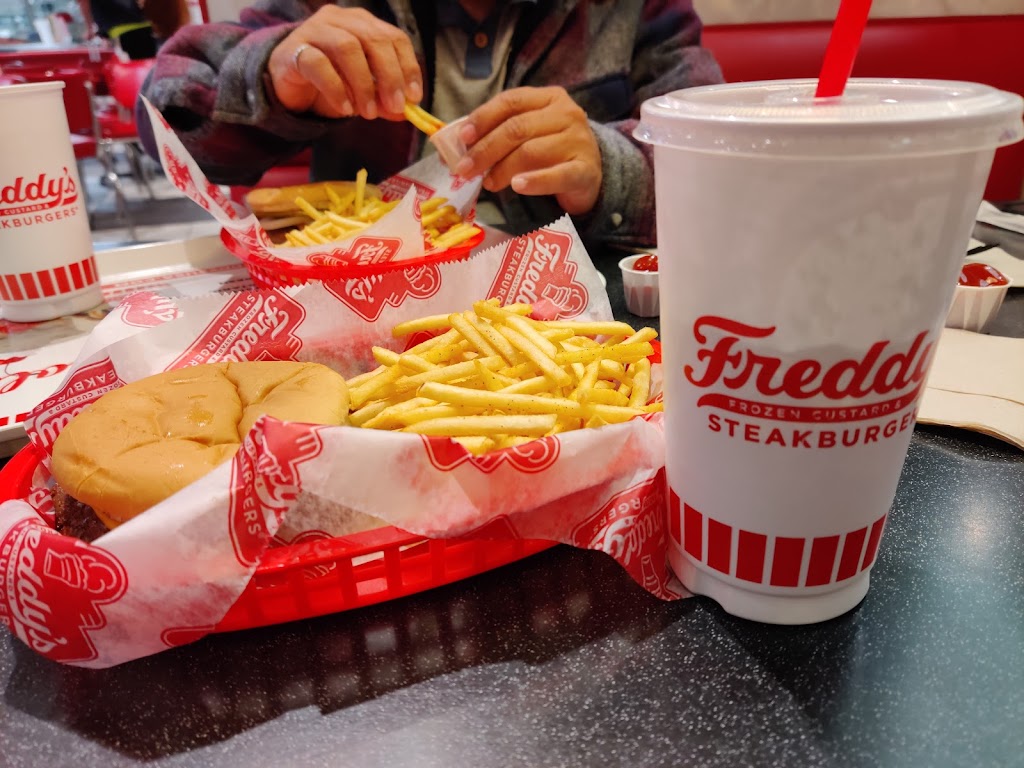 Freddys Frozen Custard & Steakburgers | restaurant | 737 Horizon Dr, Grand Junction, CO 81506, USA | 9704337112 OR +1 970-433-7112