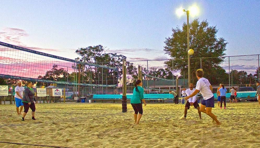 Captn Bills Backyard Grill | restaurant | 4240 Market St, Wilmington, NC 28403, USA | 9107620173 OR +1 910-762-0173