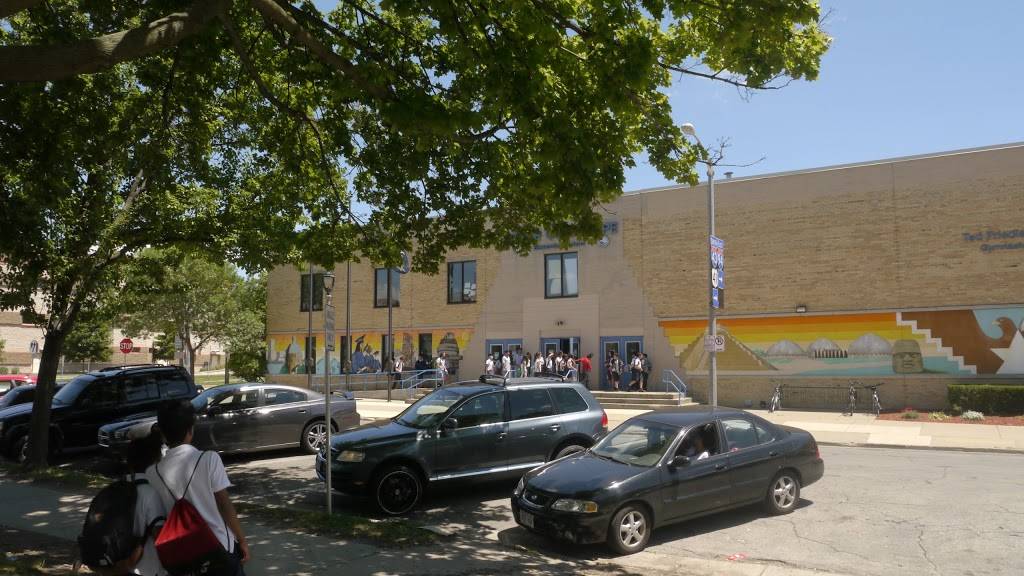 United Community Center | restaurant | 1028 S 9th St, Milwaukee, WI 53204, USA | 4143843100 OR +1 414-384-3100