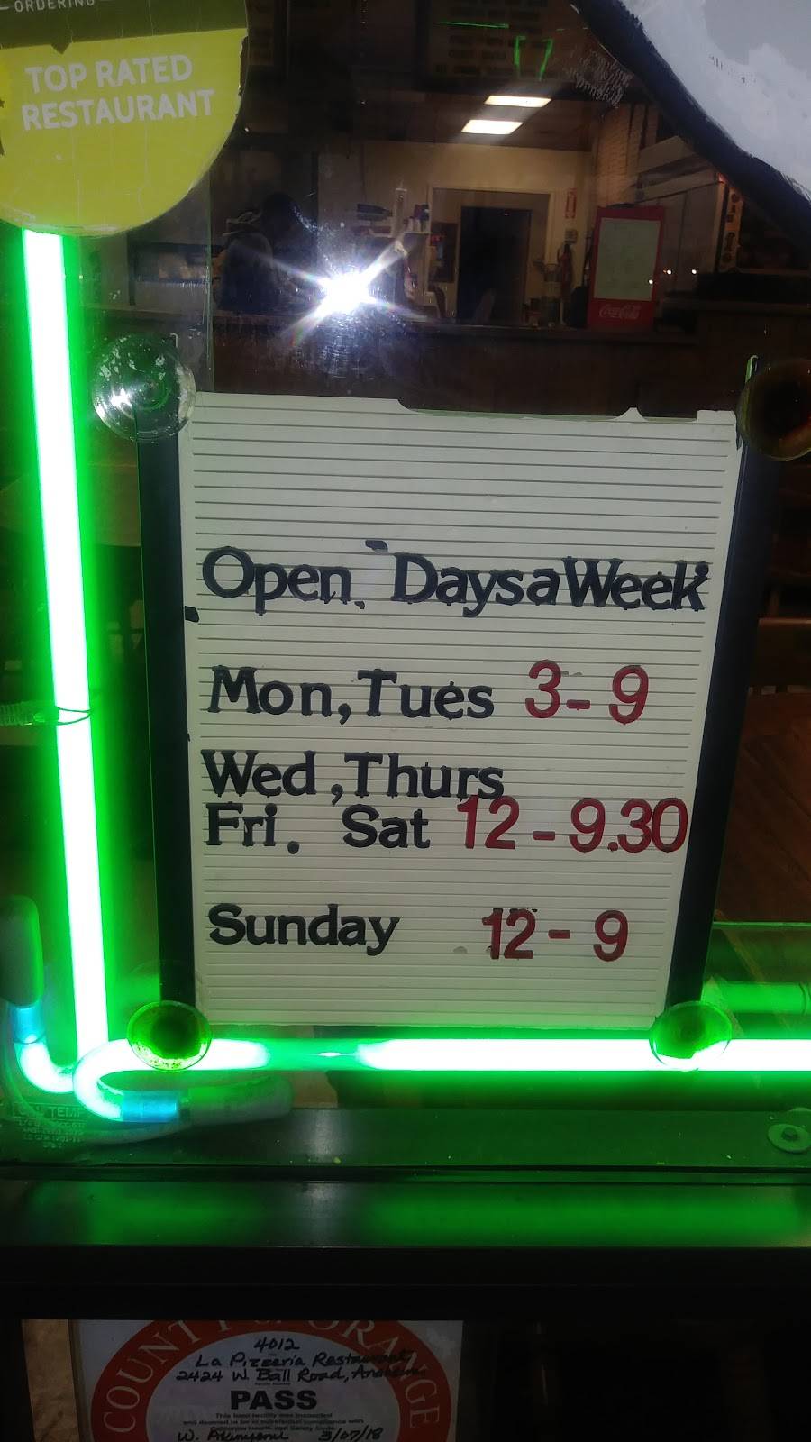 La Pizzeria Pizza | restaurant | 2424 W Ball Rd, Anaheim, CA 92804, USA | 7145278844 OR +1 714-527-8844