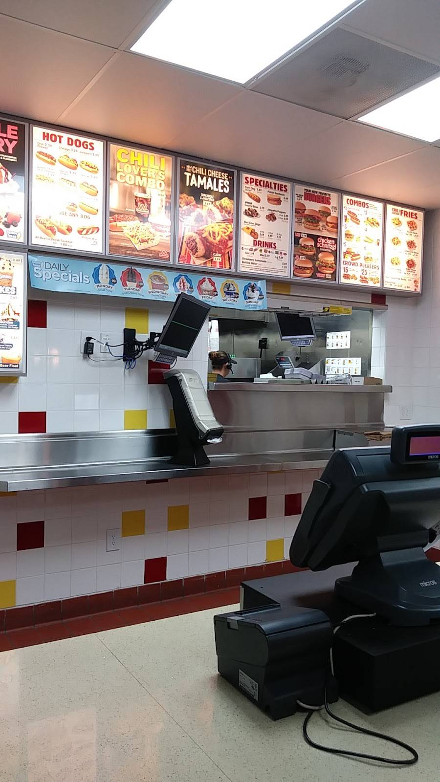 Wienerschnitzel | restaurant | 920 E F St, Oakdale, CA 95361, USA | 2093226020 OR +1 209-322-6020