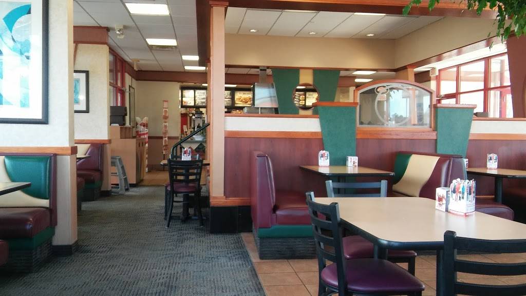 Arbys | restaurant | 805 S Kalamazoo St, Paw Paw, MI 49079, USA | 2696551835 OR +1 269-655-1835