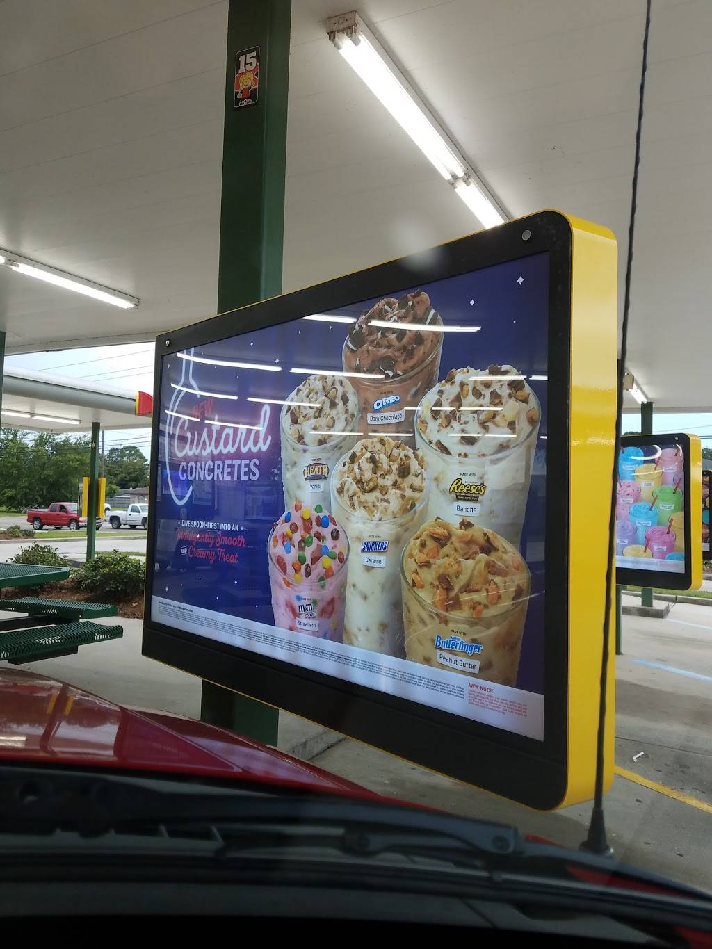 Sonic Drive-In | restaurant | 805 Behrman Hwy, Terrytown, LA 70056, USA | 5043931019 OR +1 504-393-1019