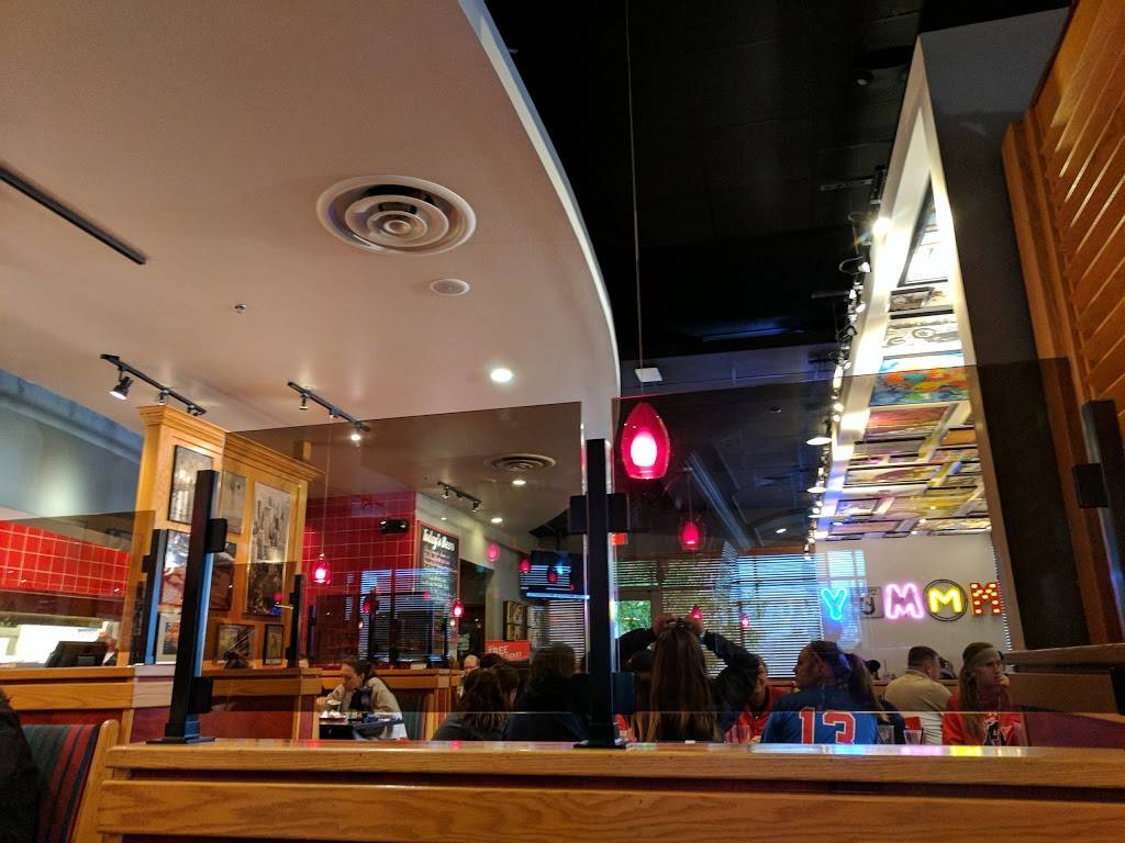 Red Robin Gourmet Burgers and Brews | restaurant | 6795 S Cornerstar Way, Aurora, CO 80016, USA | 3036932265 OR +1 303-693-2265