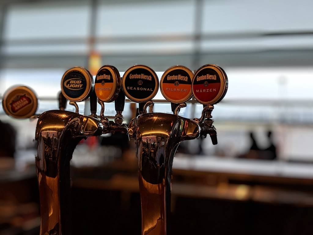 Gordon Biersch Brewing Company | restaurant | 1701 Airport Blvd, San Jose, CA 95110, USA | 4082781008 OR +1 408-278-1008