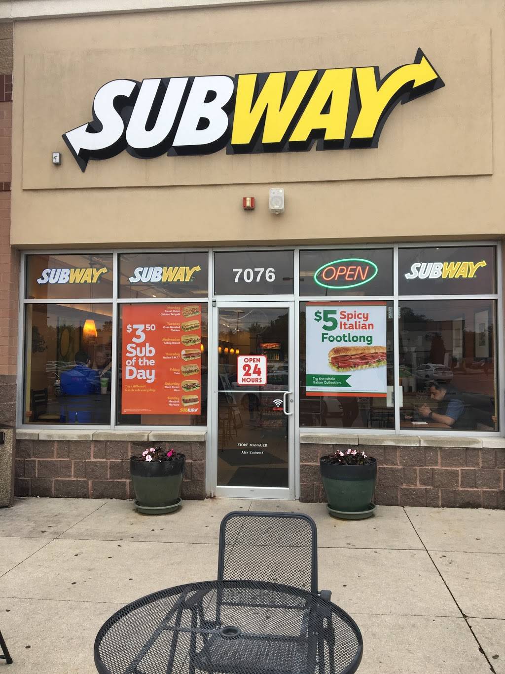 Subway Restaurants | restaurant | 7076 N Mannheim Road, Rosemont, IL 60018, USA | 8478243400 OR +1 847-824-3400