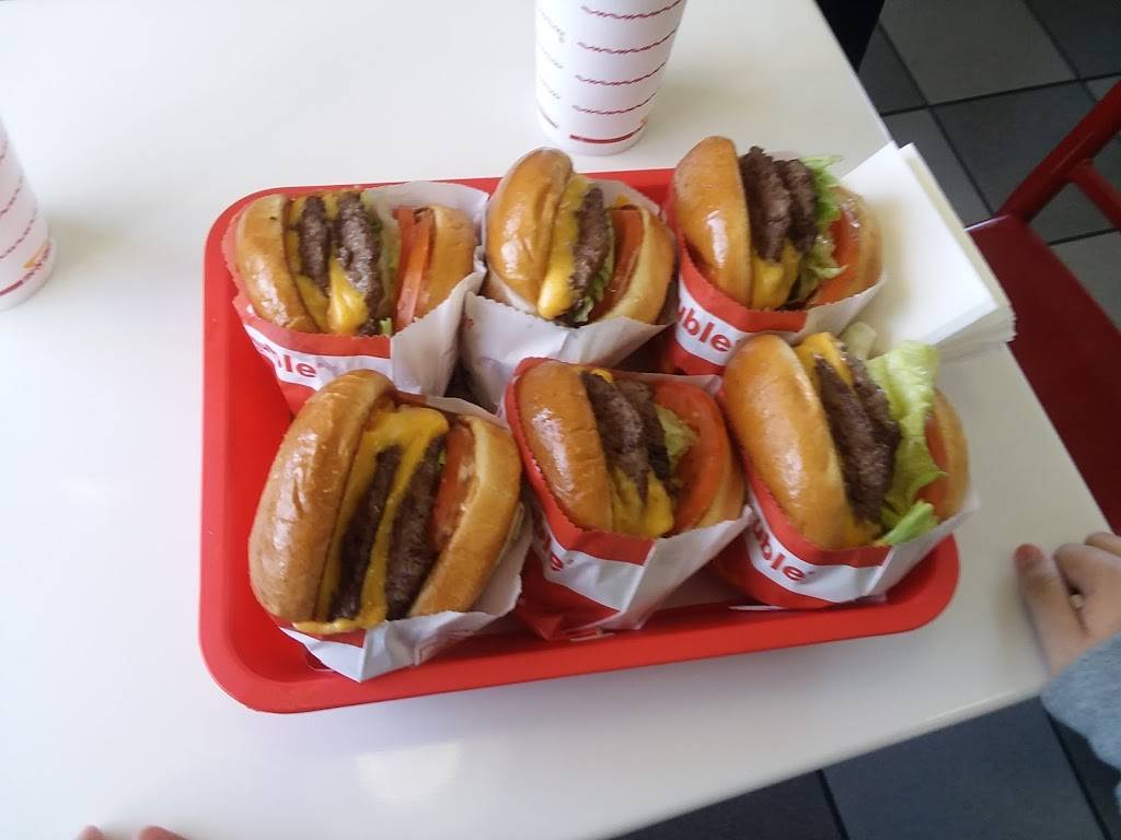 In-N-Out Burger | meal takeaway | 28900 Henry Miller Ave, Santa Nella, CA 95322, USA | 8007861000 OR +1 800-786-1000