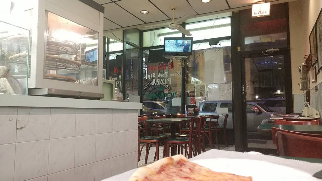 Cafe Luigi Pizza | restaurant | 2548 N Clark St, Chicago, IL 60614, USA | 7734040200 OR +1 773-404-0200