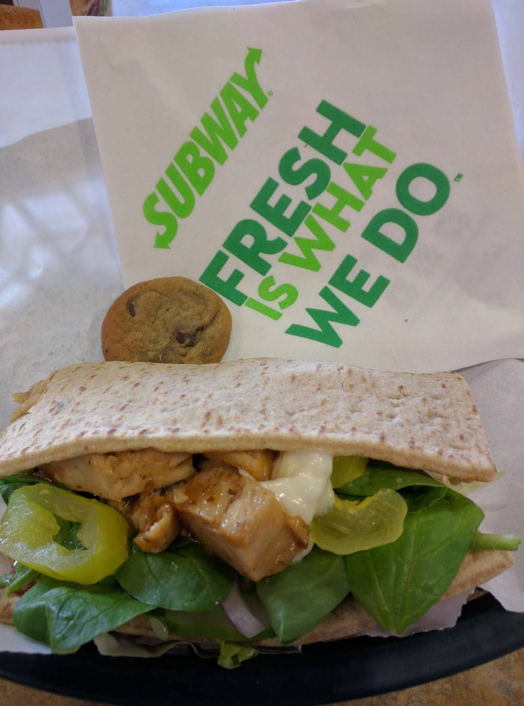 Subway | restaurant | The Shops at Regent Cross, 3601 Regent Blvd Suite 195, Irving, TX 75063, USA | 9729290088 OR +1 972-929-0088