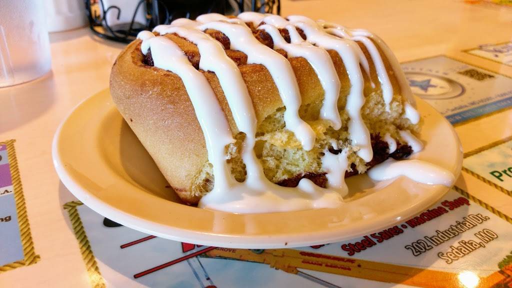 Claras North 65 Cafe | restaurant | 22938 US-65, Sedalia, MO 65301, USA | 6608293322 OR +1 660-829-3322