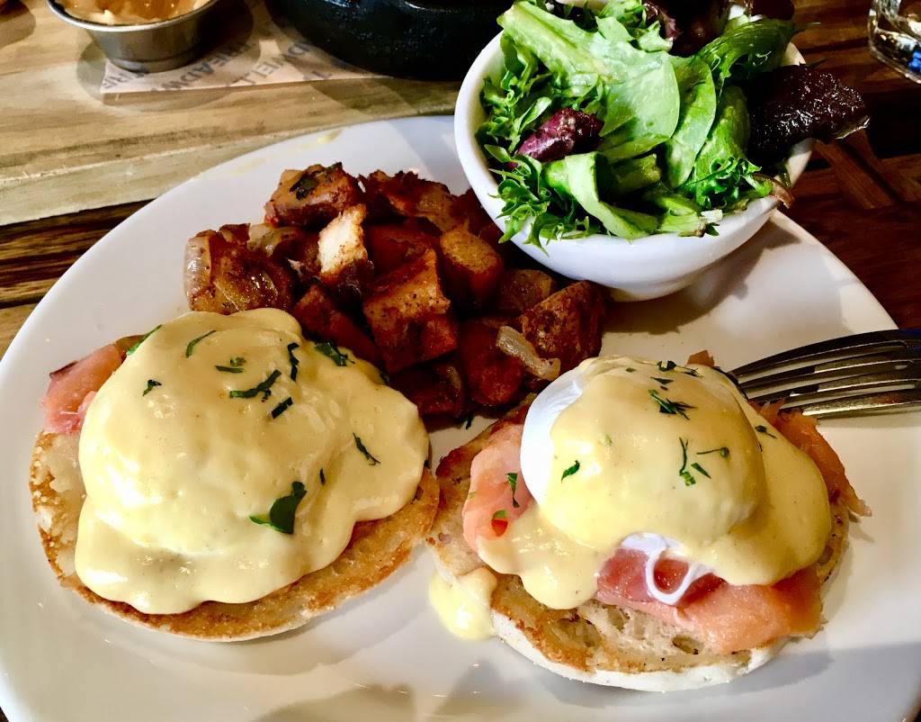 Treadwell Park - West | restaurant | 510 W 42nd St, New York, NY 10036, USA | 2123886751 OR +1 212-388-6751