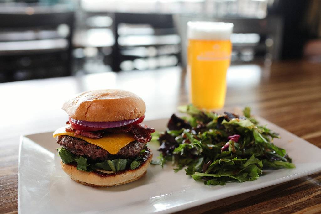 Growler USA - The Colony | restaurant | 6520 Cascades Ct suite 200, The Colony, TX 75056, USA | 2144691558 OR +1 214-469-1558