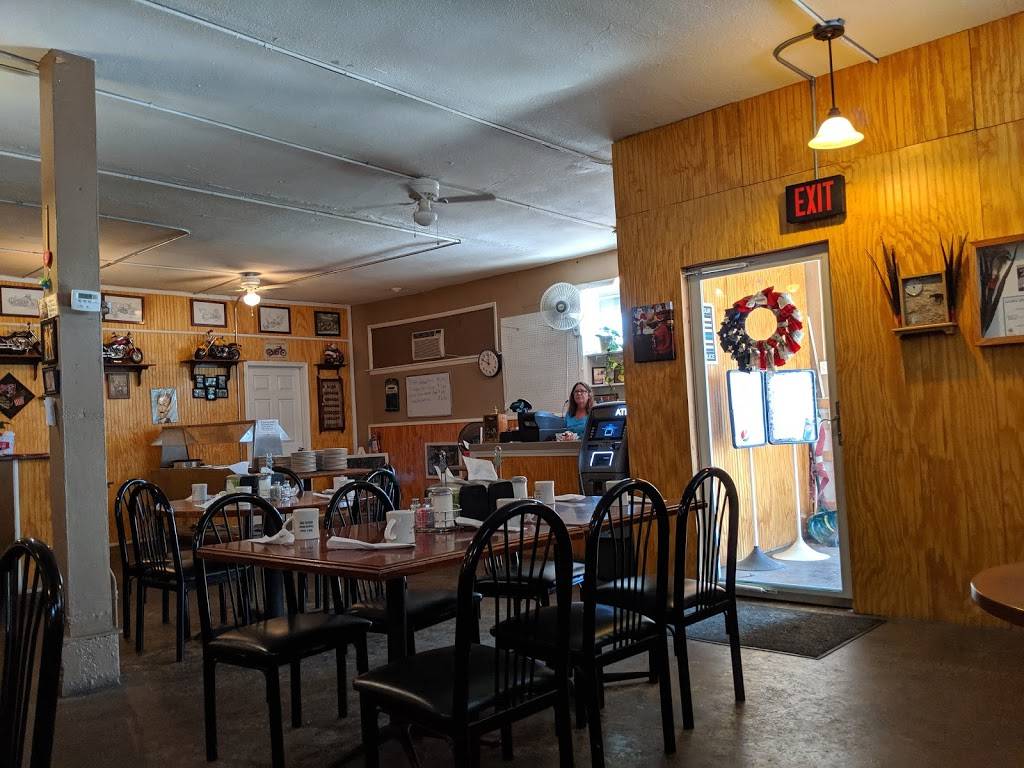 Sixth Street Diner | restaurant | 300 N 6th St, Wood River, IL 62095, USA | 6182518286 OR +1 618-251-8286