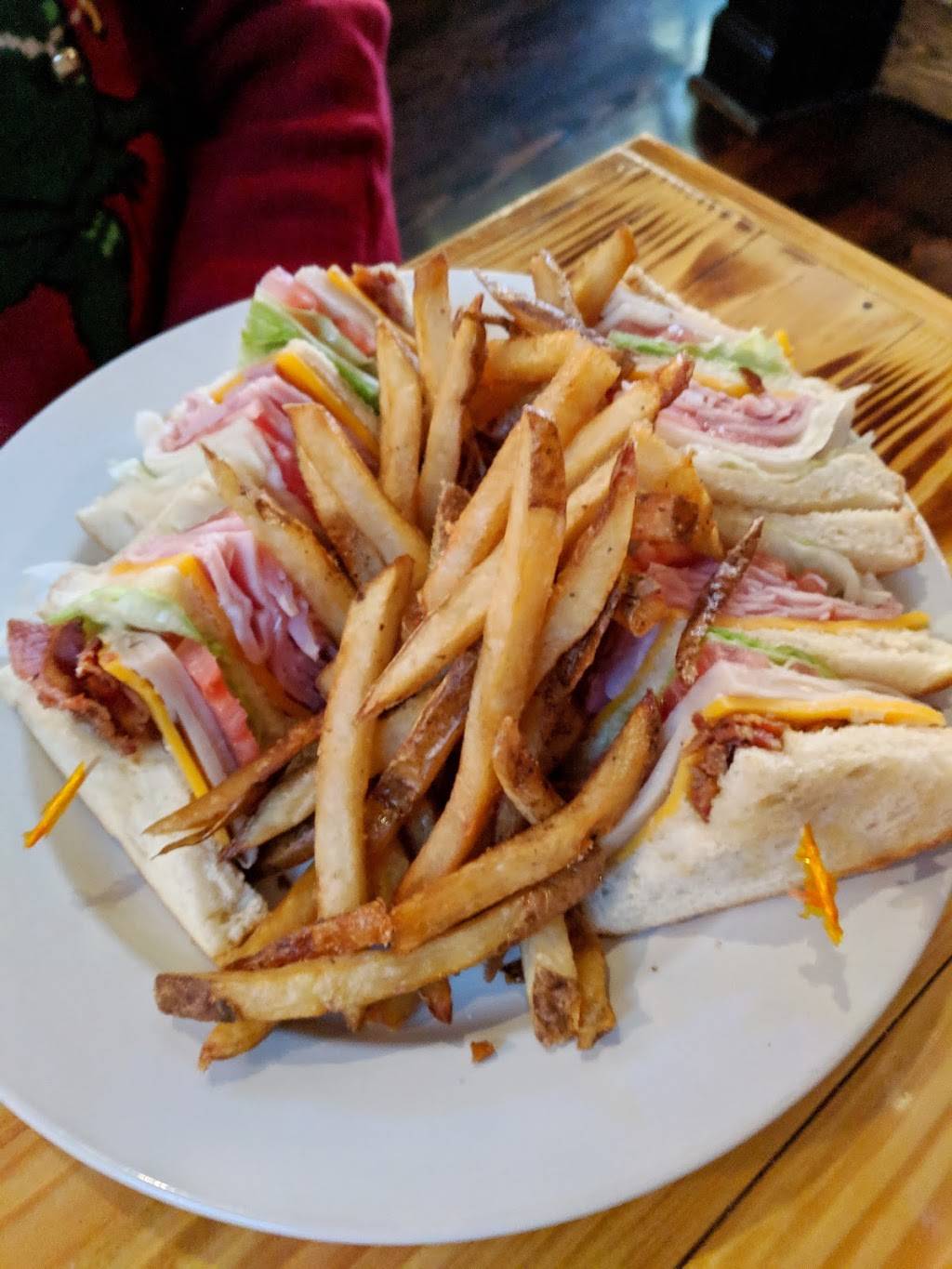 Olde Towne Public House | restaurant | 467 Court St, Portsmouth, VA 23704, USA | 7579661229 OR +1 757-966-1229