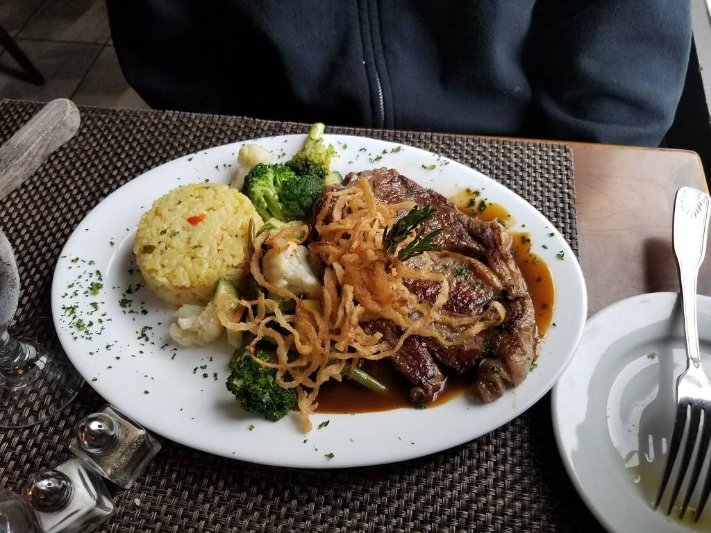 Franks Gourmet Grille | restaurant | 56 Whitehall Ave, Mystic, CT 06355, USA | 8604154666 OR +1 860-415-4666