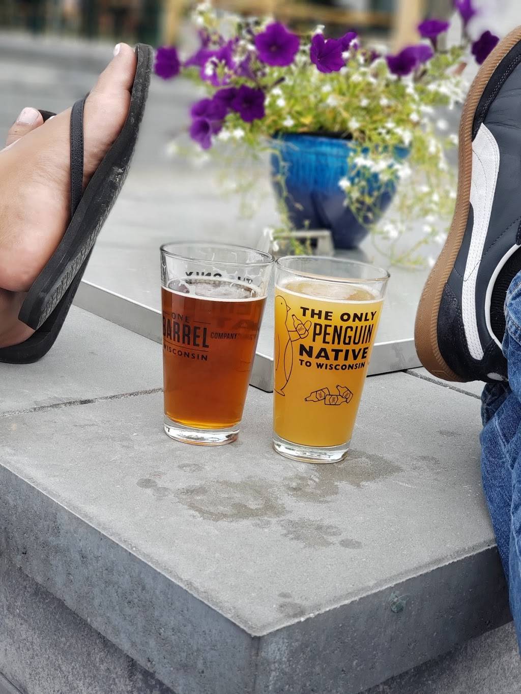 One Barrel Brewing Company | restaurant | 4633 Market St, Egg Harbor, WI 54209, USA | 9208685262 OR +1 920-868-5262