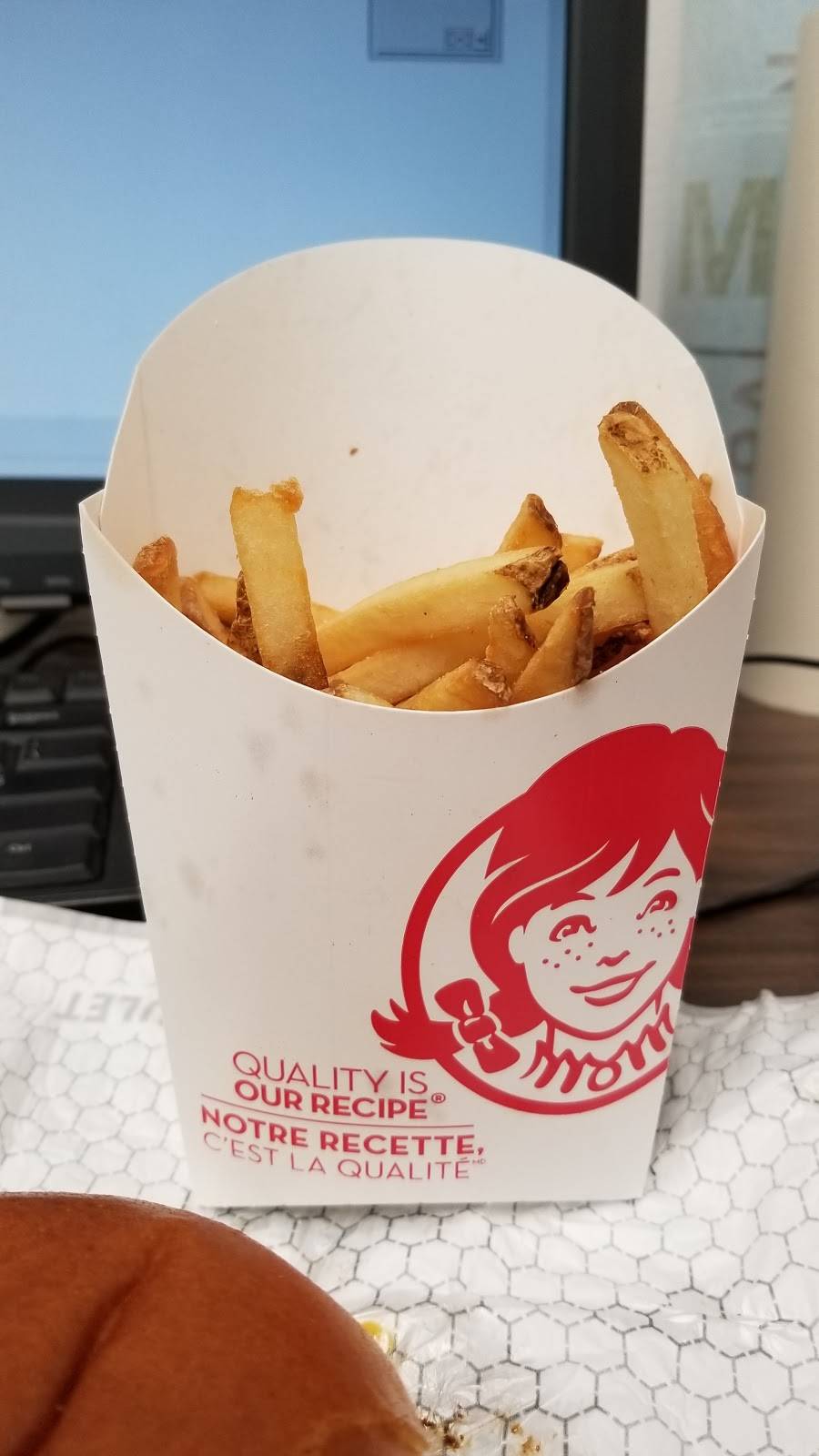 Wendys | restaurant | 1 Paisley Ct, Whitby, ON L1N 9L2, Canada | 9056651176 OR +1 905-665-1176