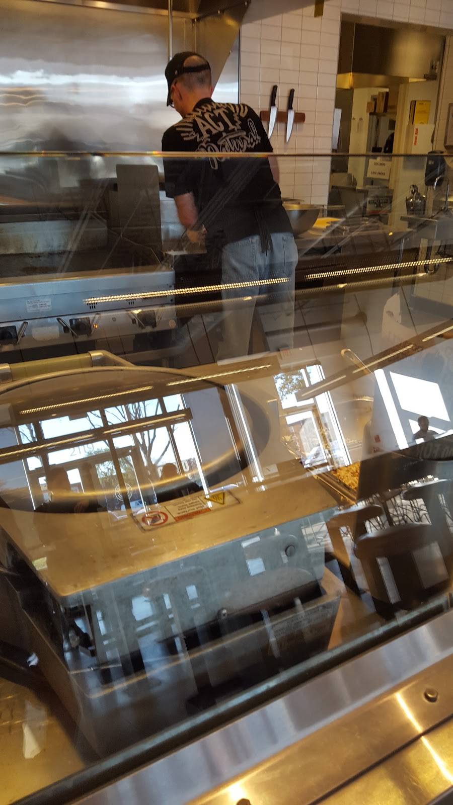 Chipotle Mexican Grill | restaurant | 2119 W Roosevelt Rd, Wheaton, IL 60187, USA | 6305805041 OR +1 630-580-5041