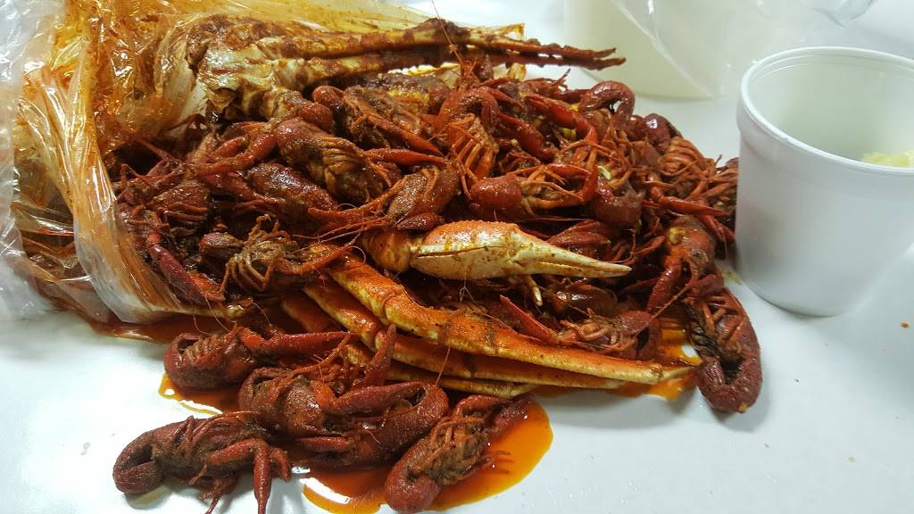 Crab & Claw Seafood | restaurant | 7932 S Great Trinity Forest Way #114A, Dallas, TX 75217, USA | 4697098285 OR +1 469-709-8285
