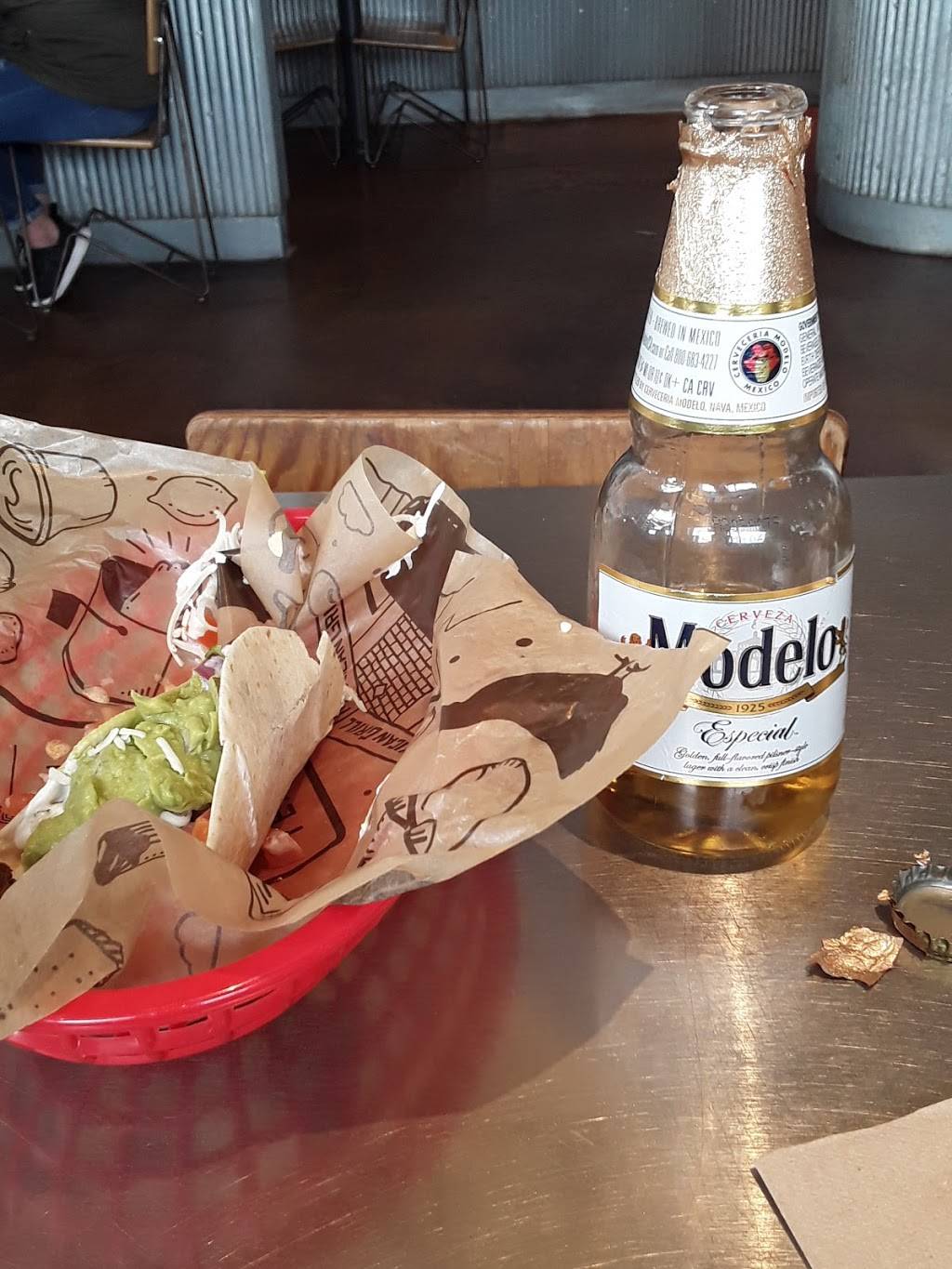 Chipotle Mexican Grill | restaurant | 3232 S 27th St, Milwaukee, WI 53215, USA | 4143891380 OR +1 414-389-1380