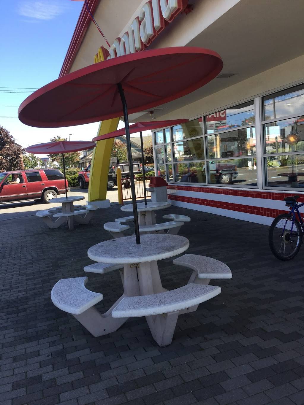 McDonalds | cafe | 14 Plaza Way, Fairhaven, MA 02719, USA | 5089943055 OR +1 508-994-3055