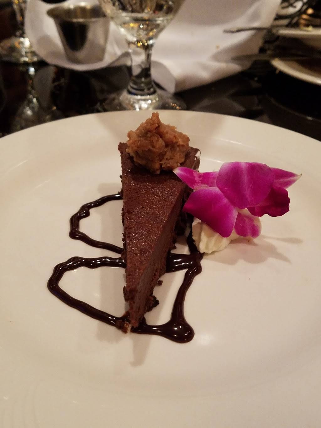 Wellingtons | restaurant | 1216 W State of Franklin Rd, Johnson City, TN 37604, USA | 4239796401 OR +1 423-979-6401