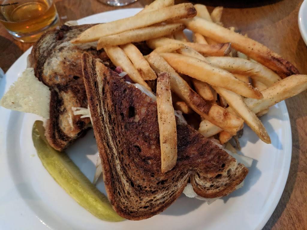 Shipyard Brew Haus - Sugarloaf | restaurant | 5000 Commons Circle, Carrabassett Valley, ME 04947, USA | 2072376834 OR +1 207-237-6834