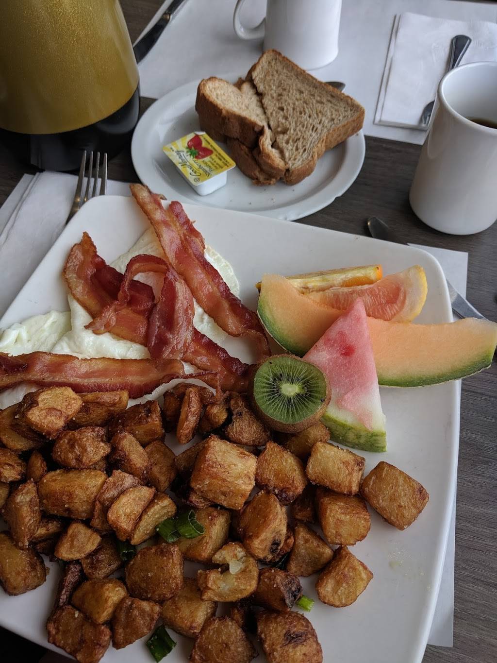 Fruit Oeufolie | restaurant | 275 Rue Hector-Lanthier, Saint-Eustache, QC J7P 5R1, Canada | 4504729117 OR +1 450-472-9117