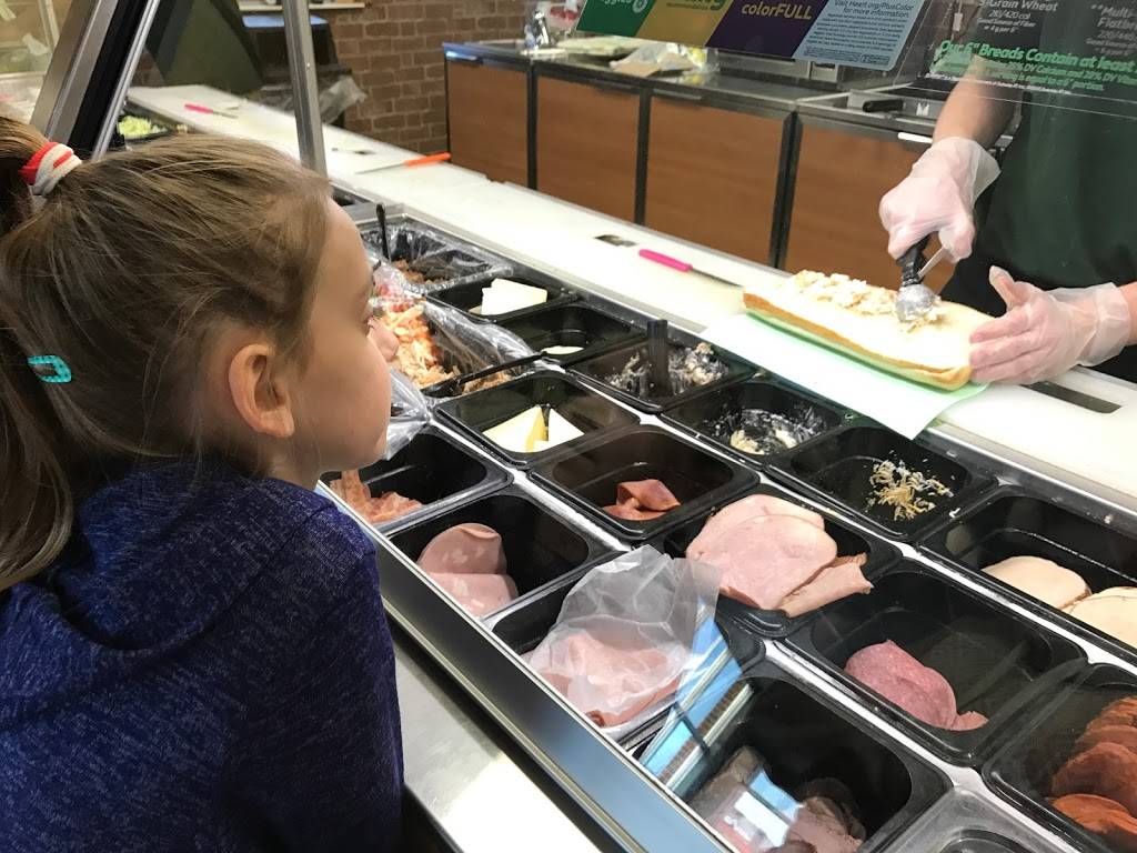 Subway | restaurant | 2924 State Rd, Cuyahoga Falls, OH 44223, USA | 3309295020 OR +1 330-929-5020