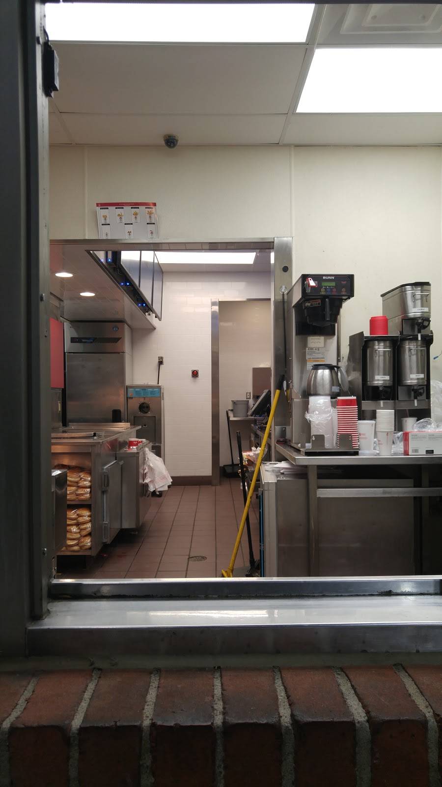 Wendys | restaurant | 2311 Needmore Rd, Dayton, OH 45414, USA | 9372773930 OR +1 937-277-3930