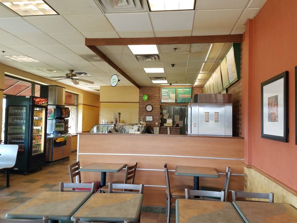 Subway Restaurants | restaurant | 40W222 La Fox Rd Suite D-1, St. Charles, IL 60175, USA | 6305138661 OR +1 630-513-8661