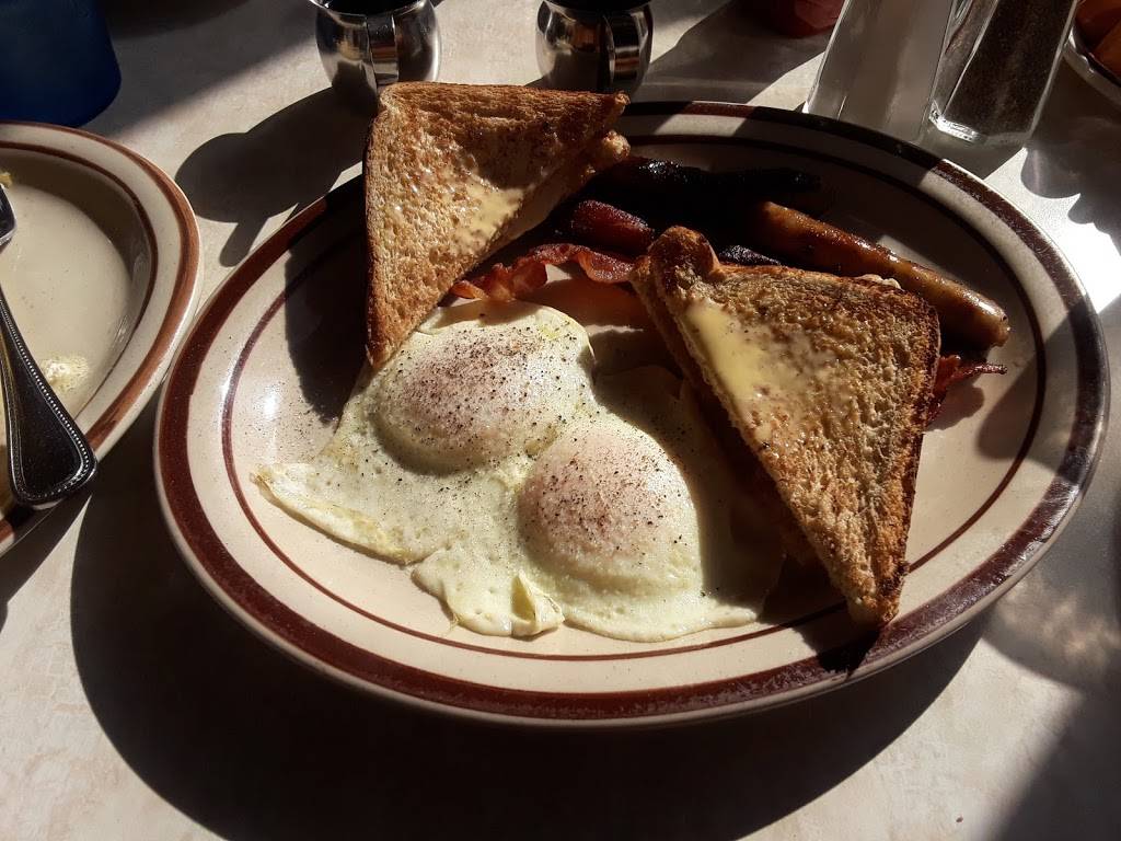 Johnny Pamcakes | restaurant | 3700 E State St, Rockford, IL 61108, USA | 8152297415 OR +1 815-229-7415