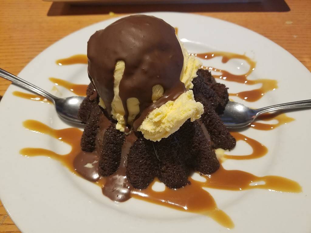 Chilis Grill & Bar | restaurant | 1260 N Germantown Pkwy, Cordova, TN 38016, USA | 9017567771 OR +1 901-756-7771