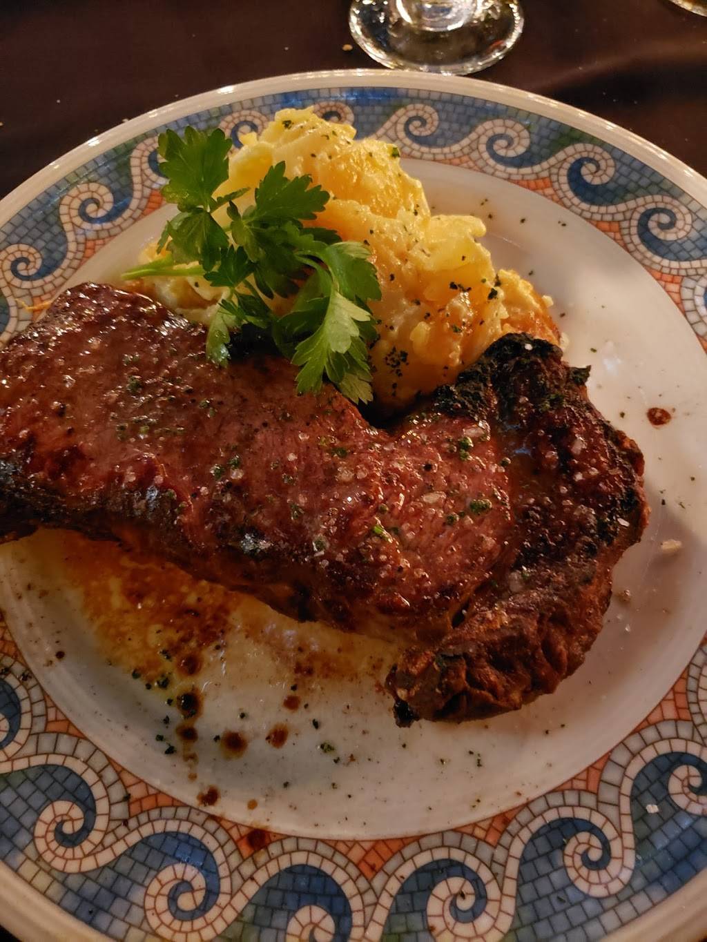 Connected | restaurant | 3218 N Dries Ln, Peoria, IL 61604, USA | 3096865925 OR +1 309-686-5925