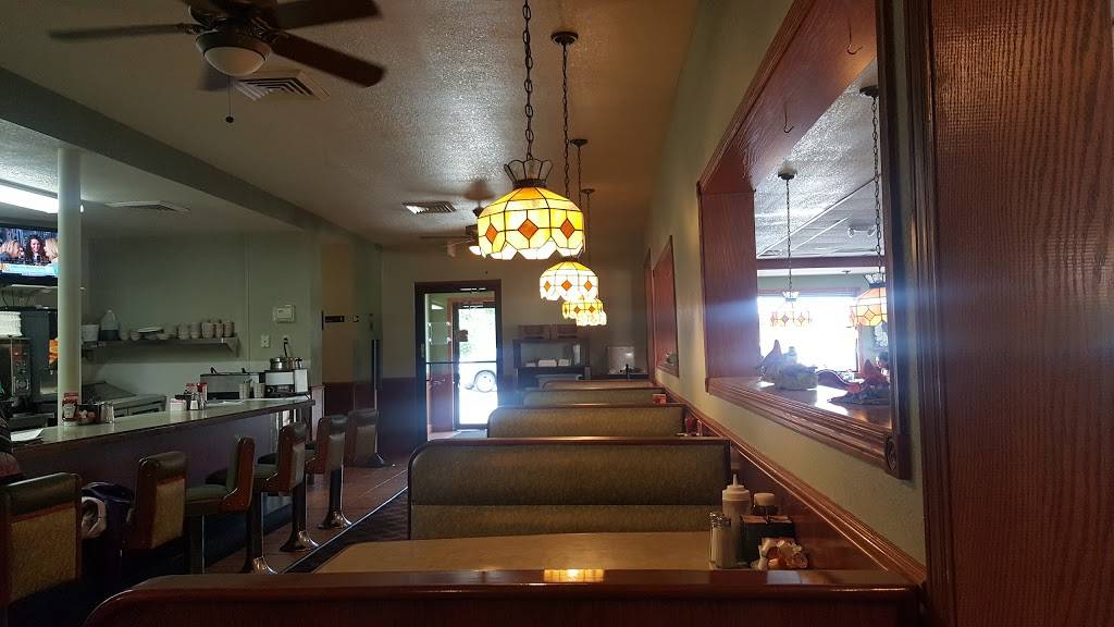 River Park Family Restaurant | restaurant | 813 Monroe St, Sheboygan Falls, WI 53085, USA | 9204671454 OR +1 920-467-1454