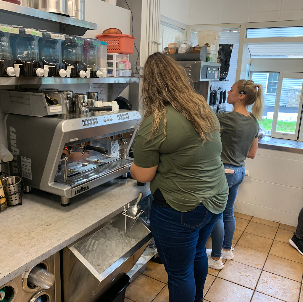 Alainas Coffee + Kitchen - West Greenwich | cafe | 74 Nooseneck Hill Rd, West Greenwich, RI 02817, USA | 4014072179 OR +1 401-407-2179