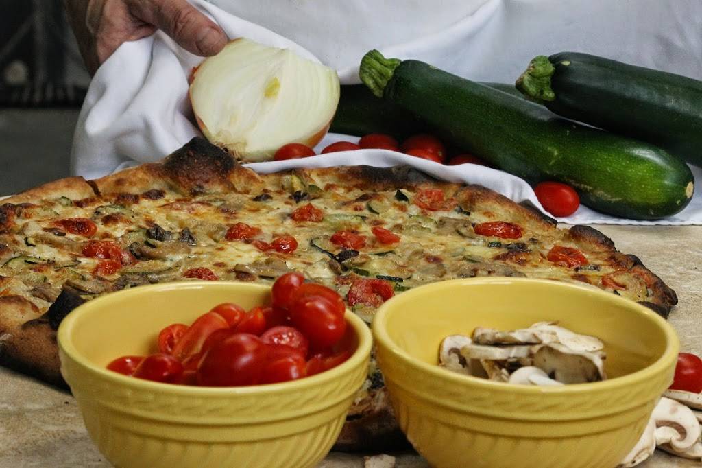 Frank Pepe Pizzeria Napoletana | restaurant | 157 Wooster St, New Haven, CT 06511, USA | 2038655762 OR +1 203-865-5762