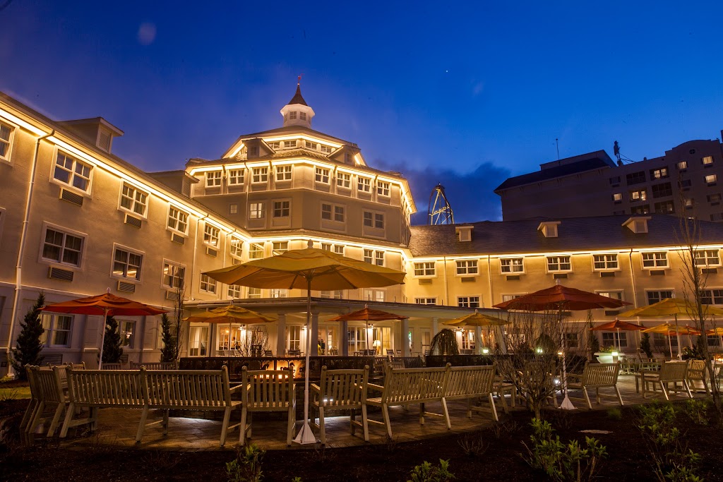 Hotel Breakers | restaurant | 1 Cedar Point Dr, Sandusky, OH 44870, USA | 4196272106 OR +1 419-627-2106