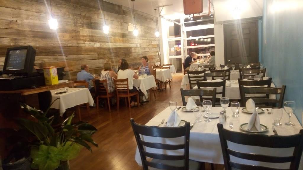Restaurant Tilos | restaurant | 6587 Avenue Somerled, Montréal, QC H4V 1T1, Canada | 5144852485 OR +1 514-485-2485