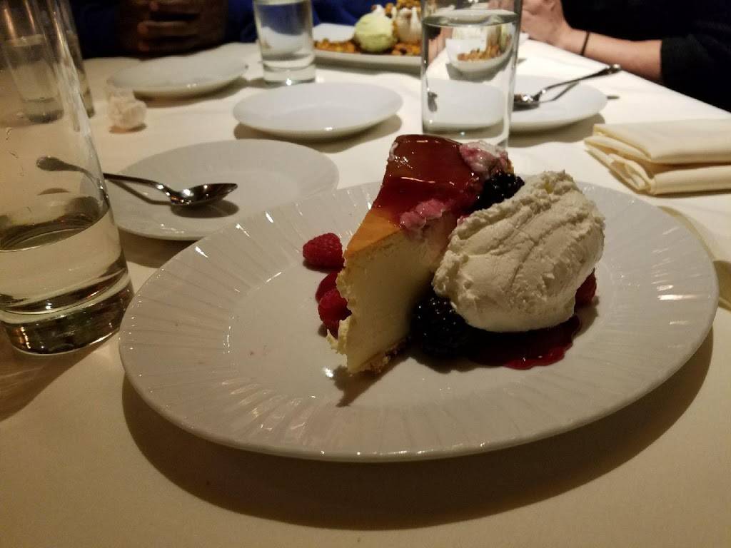 Henrys Steakhouse | restaurant | 1 Red Hawk Pkwy, Placerville, CA 95667, USA | 5306777000 OR +1 530-677-7000