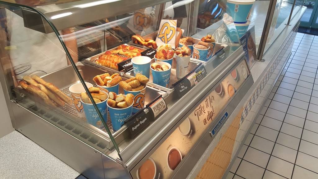 Auntie Annes | cafe | 5371 Factory Shops Blvd Suite 590, Ellenton, FL 34222, USA | 9417236612 OR +1 941-723-6612